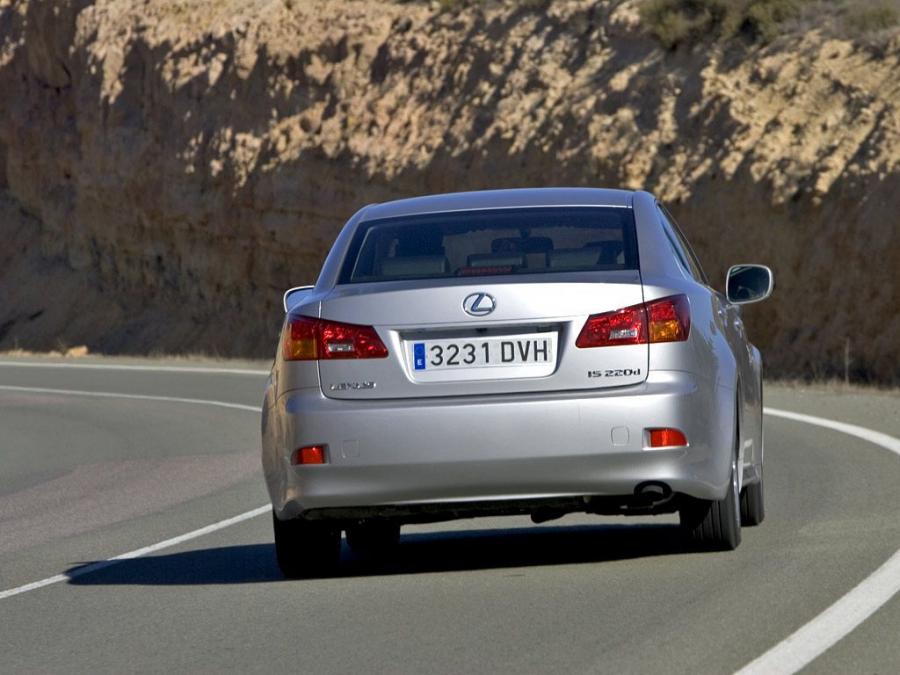  Lexus IS220d 2005 года  (фото 3 из 4)